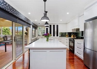 Classic black and white Hamptons kitchen island bench Narellan Vale