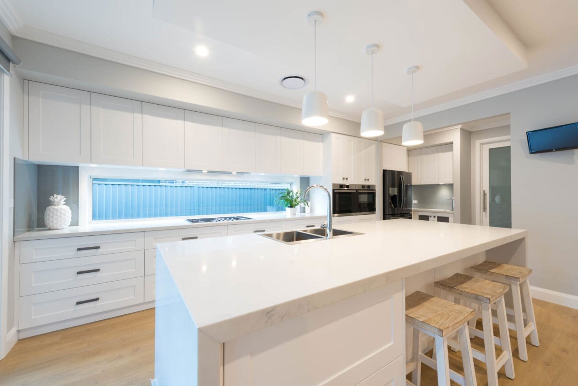 Contemporary-Hamptons-Twist-kitchen-Harrington-Grove