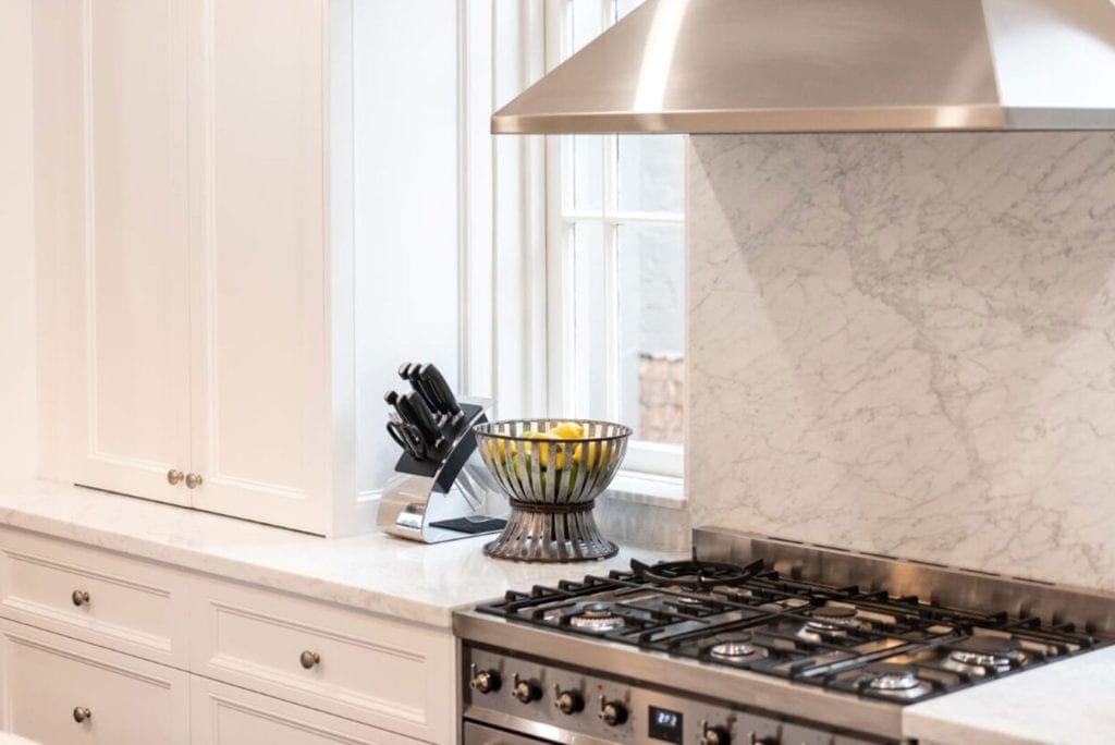 Hamptons kitchen glamour Woollahra benchtop stove