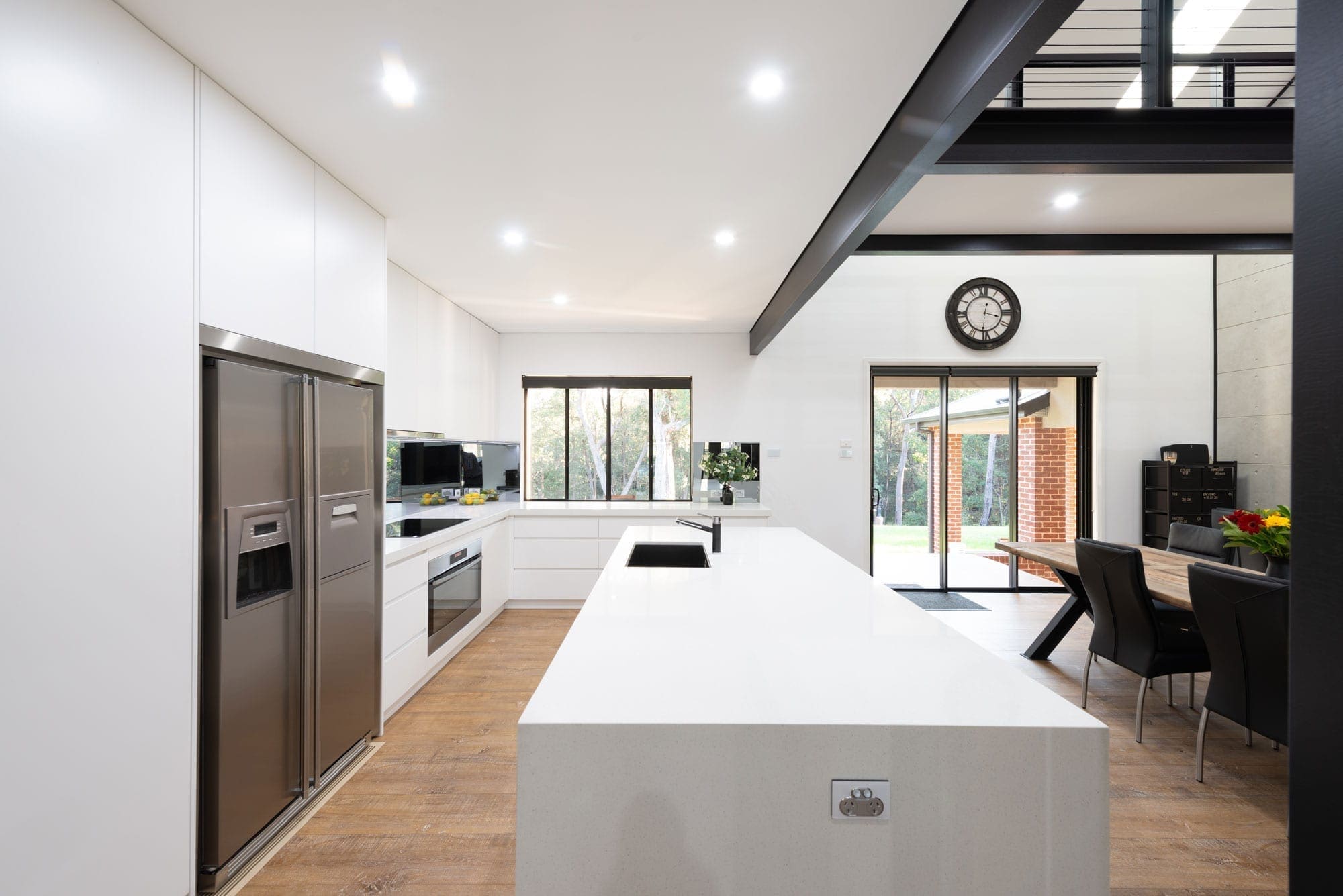 Modern-White-Polyurethane-Kitchen-Oakdale-kitchen-island