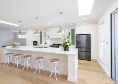 Natural Hamptons Style Kitchen Oak Flats satin cabinetry