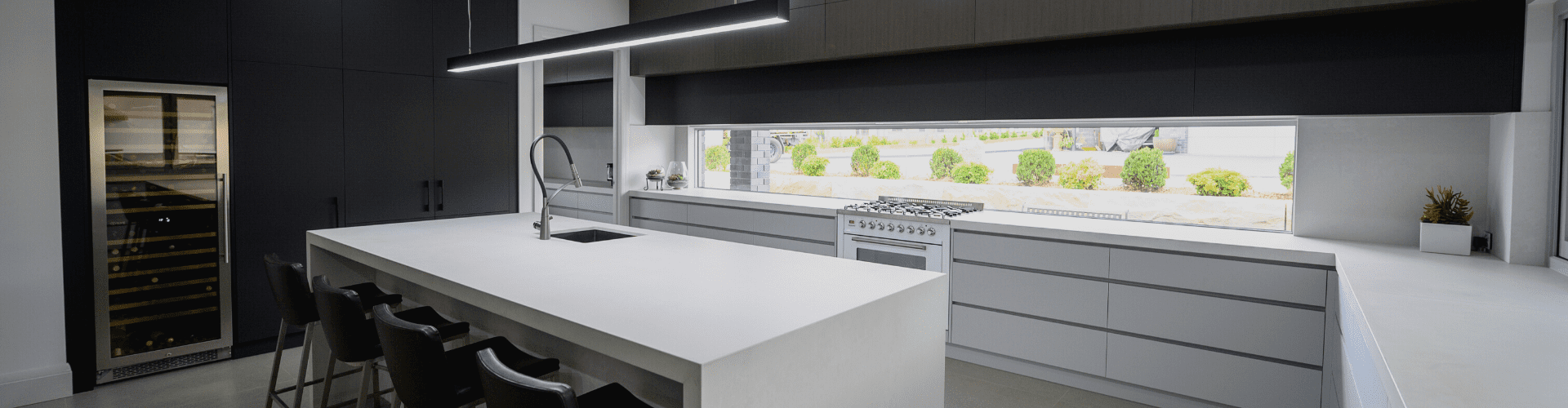 Sleek-streamlined-stunning-two-toned-kitchen-kirkham-banner