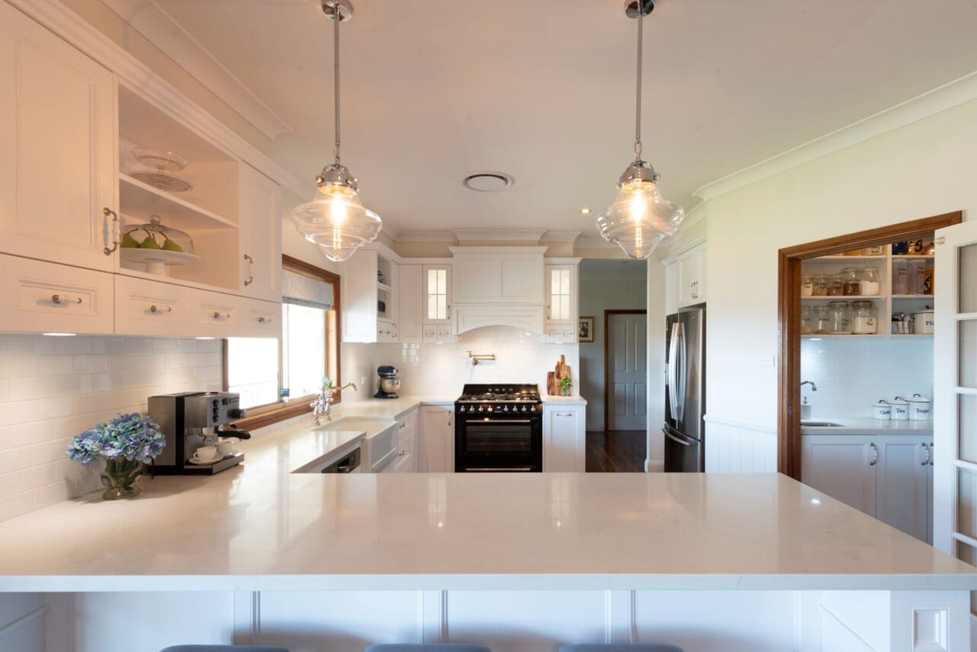 Traditional-French-Provincial-kitchen-island-pendants-Razorback