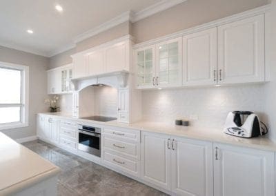 traditional hamptons style kitchen Cobbitty custom white cabinetry