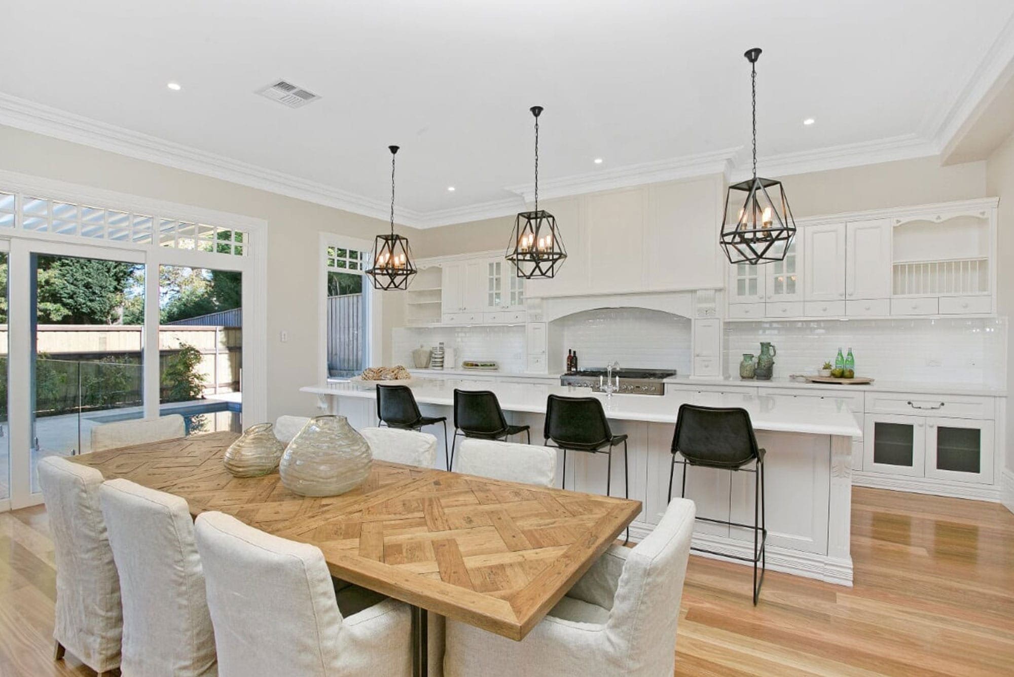 Warm-and-refined-country-living-kitchen-living-area-Warrawee (2)