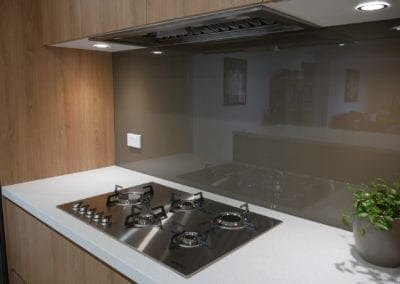Modern easy living kitchen Elderslie glass splashback