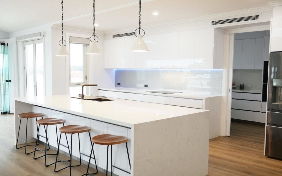 Modern White Perfection Kitchen Razorback