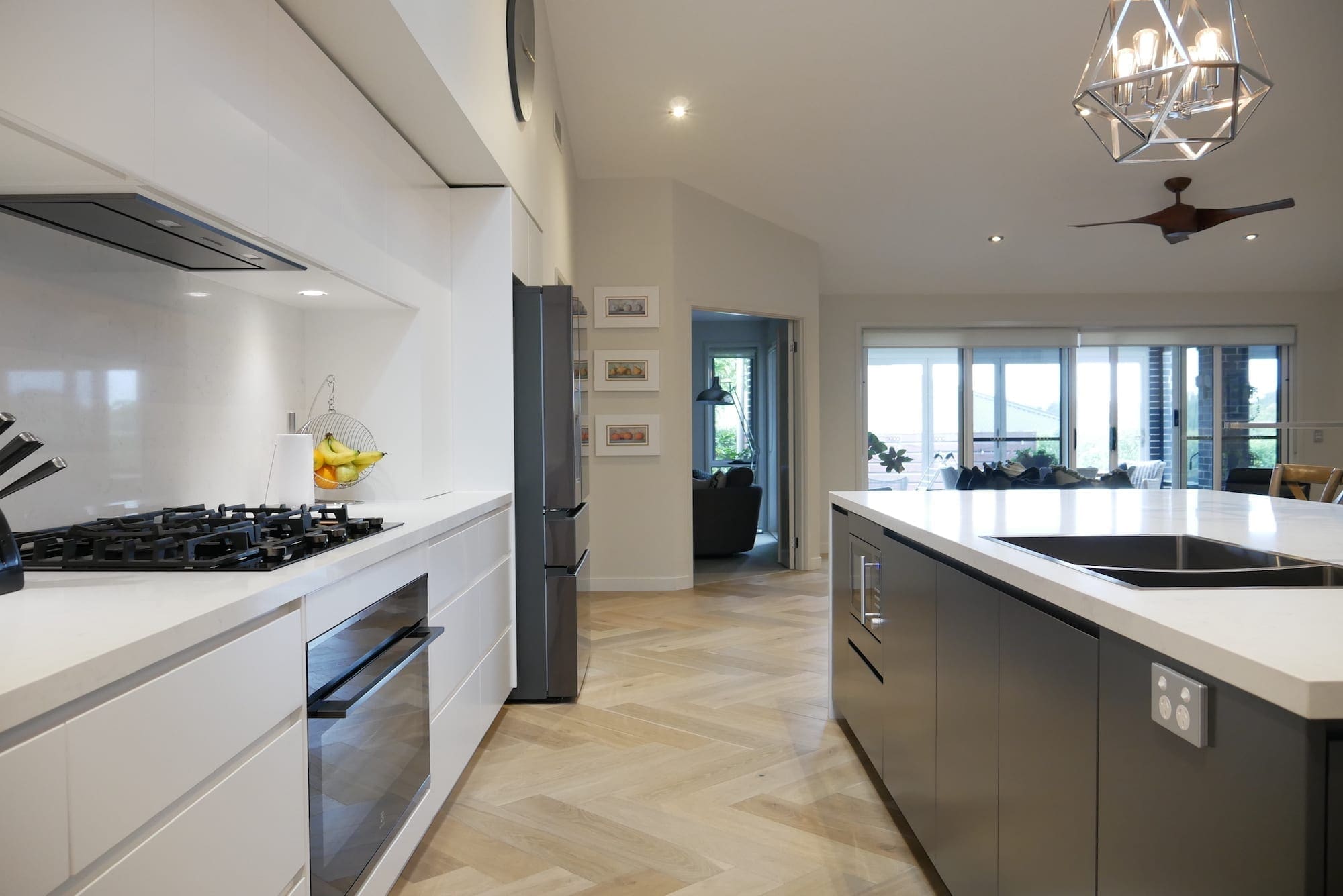 Sopisticated-two-toned-kitchen-island-Bowral