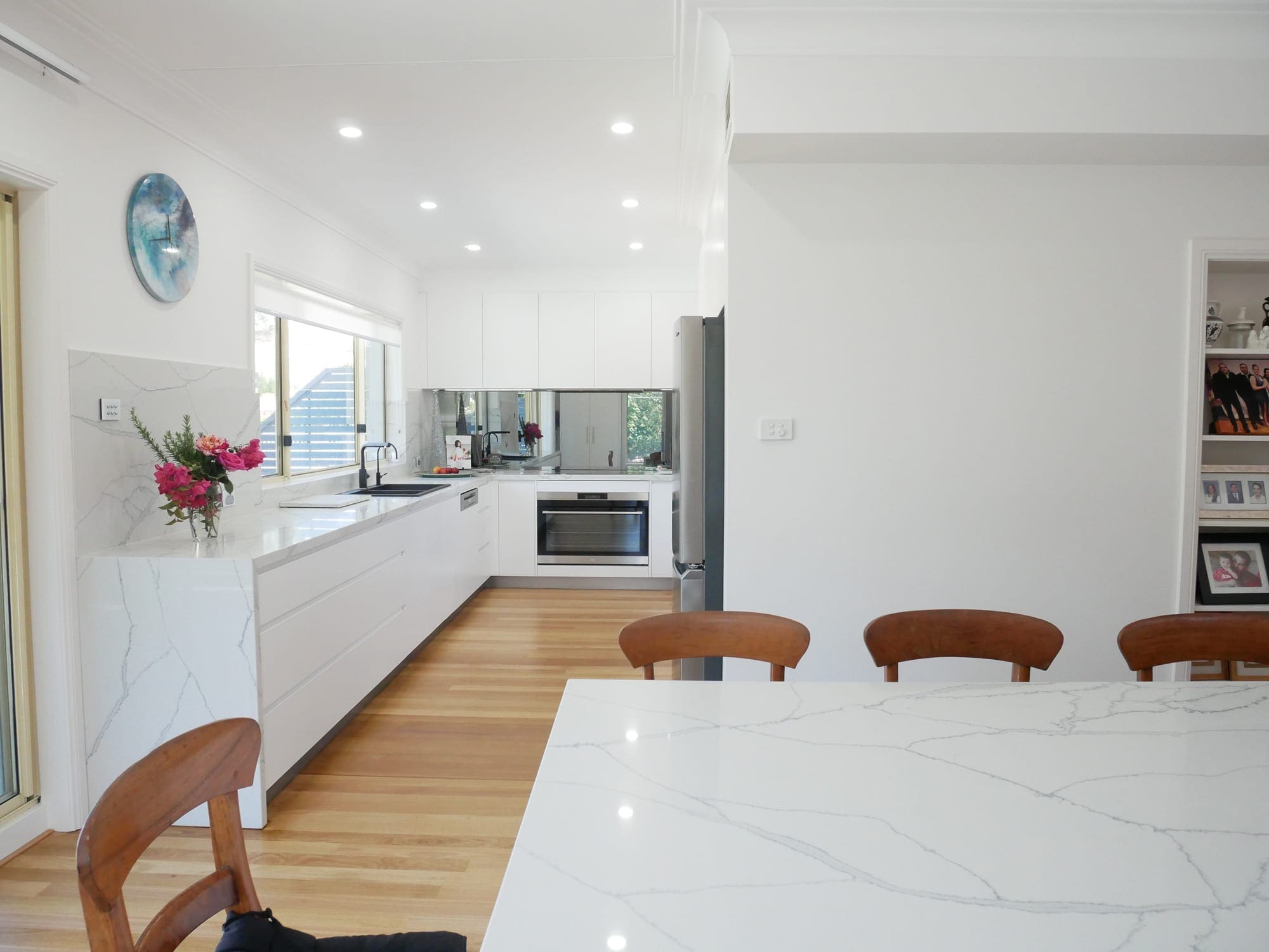 Streamlined-glamour-kitchen-Blakehurst-main