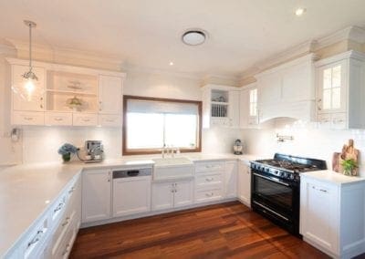 Traditional french provincial kitchen butlers sink Razorback