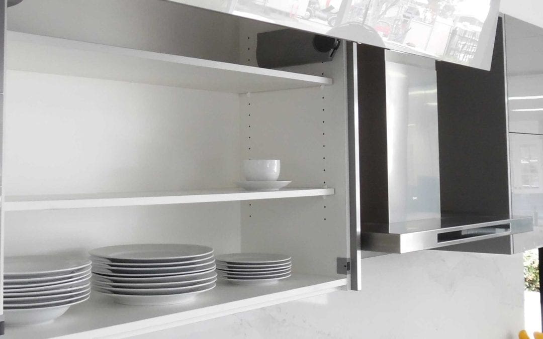What to Choose? Open Shelving vs Cabinets
