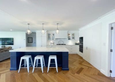 Timeless classic kitchen Moss vale with blue kitchen island