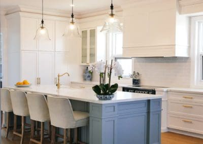 Glamorous and Bold Two-Toned Hamptons Kitchen Shell Cove