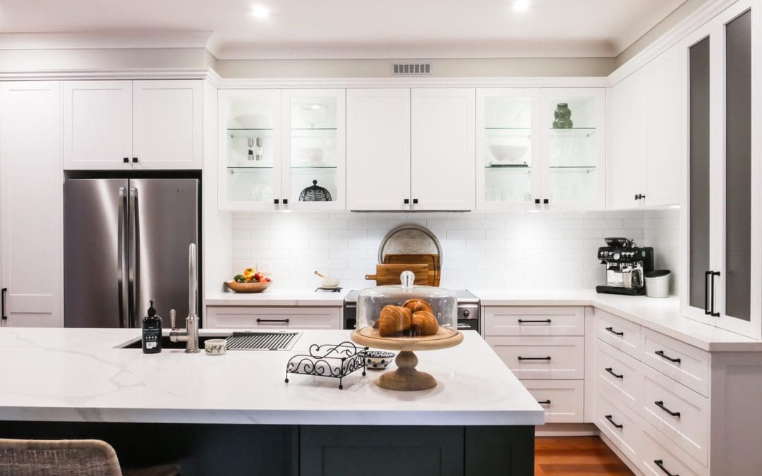  Two Toned Luxury Hamptons Kitchen Elderslie