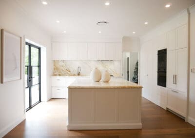 High-End-Classic-Bespoke-Kitchen-Earthy-Palette