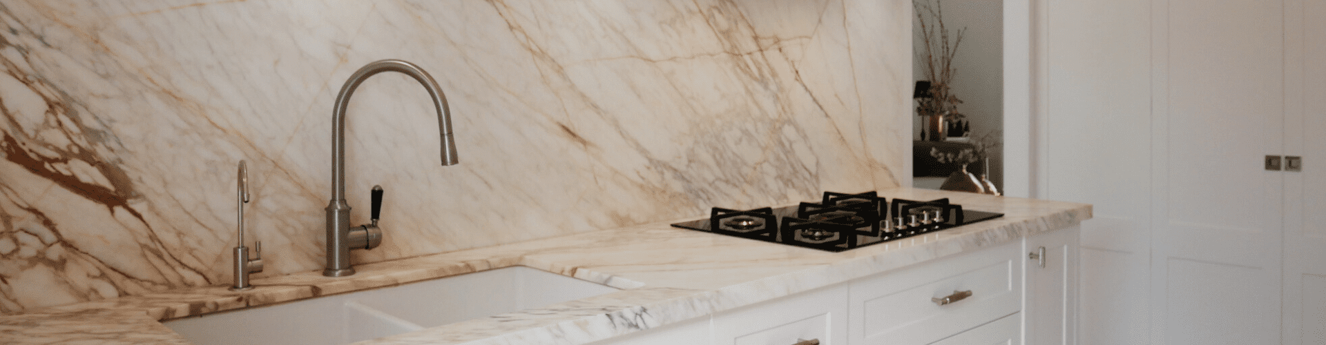 kitchen splashback banner High-End-Classic-Bespoke-Kitchen-Calacatta-Monet-Marble
