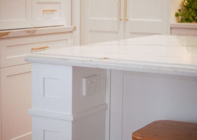 Kitchen benchtop with detailed lamb tongue edging